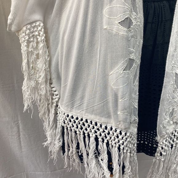 Roxy fringe overthrow wrap shawl poncho shrug lace embroidered XS - Picture 4 of 12